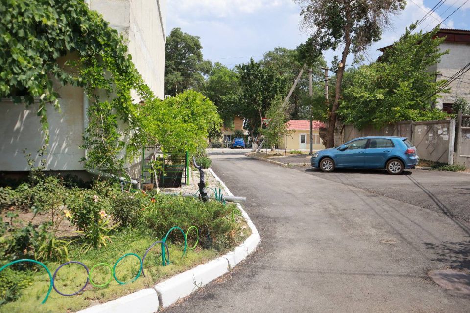 В Белогорске завершена уклада асфальта на 61 придомовой территории