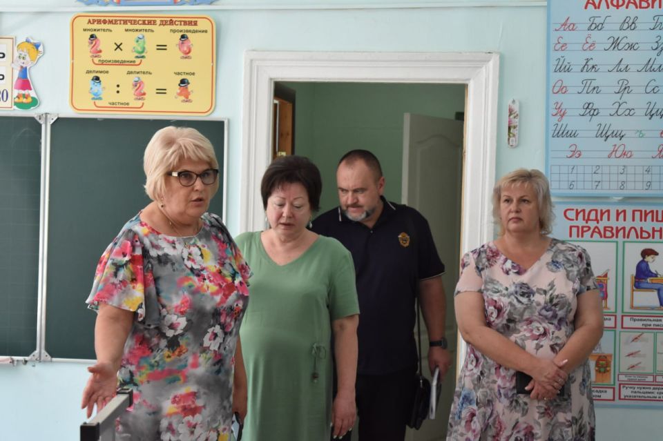 Галина Огнёва: С целью проверки готовности к началу учебного года посетила школы Алуштинского муниципалитета Галина Огнёва: С целью проверки готовности к началу учебного года посетила школы Алуштинского муниципалитета