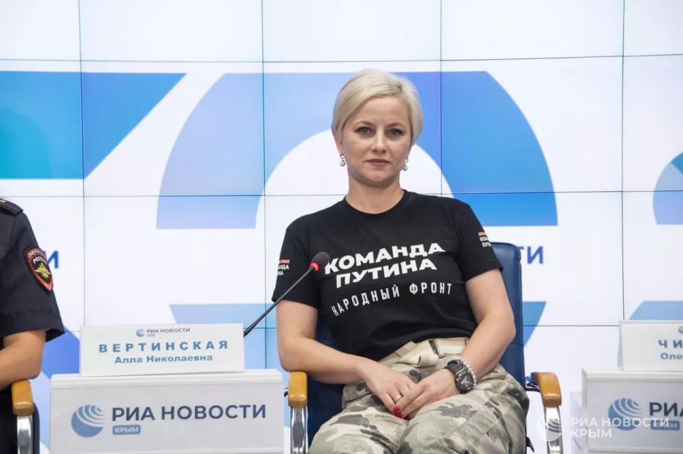 В Крыму обсудили защиту подростков от интернет-мошенников: акцент — на профилактику, диалог и цифровую грамотность В Крыму обсудили защиту подростков от интернет-мошенников: акцент — на профилактику, диалог и цифровую грамотность