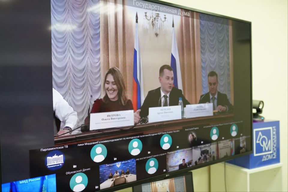 Николай Горбунов и крымская молодежь приняли участие в заседании Комитета Госдумы по молодёжной политике Николай Горбунов и крымская молодежь приняли участие в заседании Комитета Госдумы по молодёжной политике