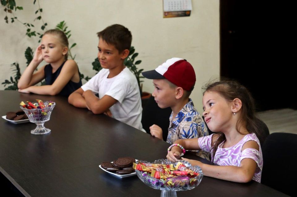 Сотрудники Администрации Керчи приняли участие в акции «На работу с семьей» Сотрудники Администрации Керчи приняли участие в акции «На работу с семьей»
