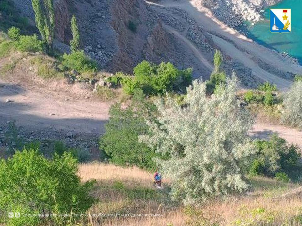 Две девушки застряли на Кадыковском карьере в Севастополе, гонясь за красивыми кадрами Две девушки застряли на Кадыковском карьере в Севастополе, гонясь за красивыми кадрами