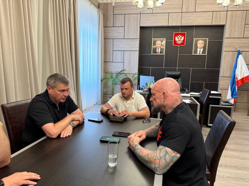 Джефф Монсон собирается организовать в Евпатории бесплатную школу единоборств для детей