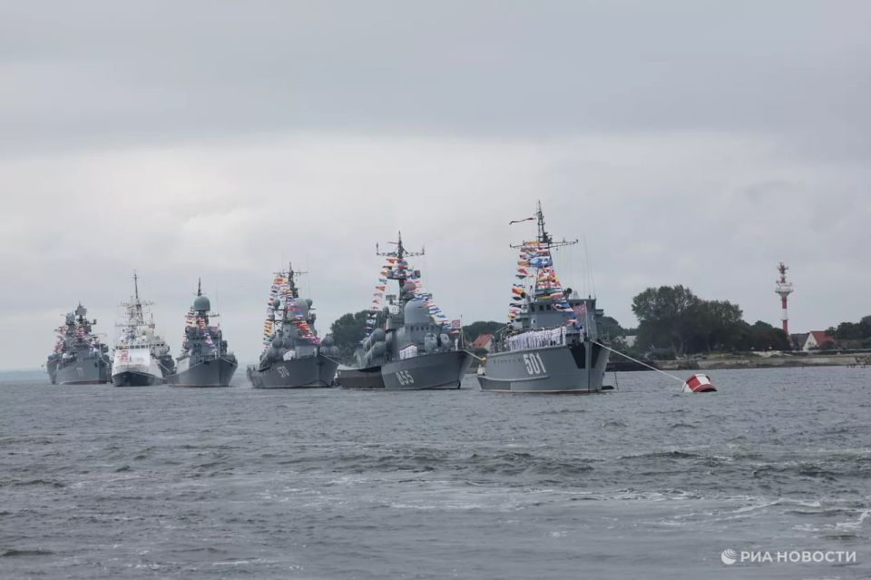 Сегодня в России отмечают День Военно-Морского Флота