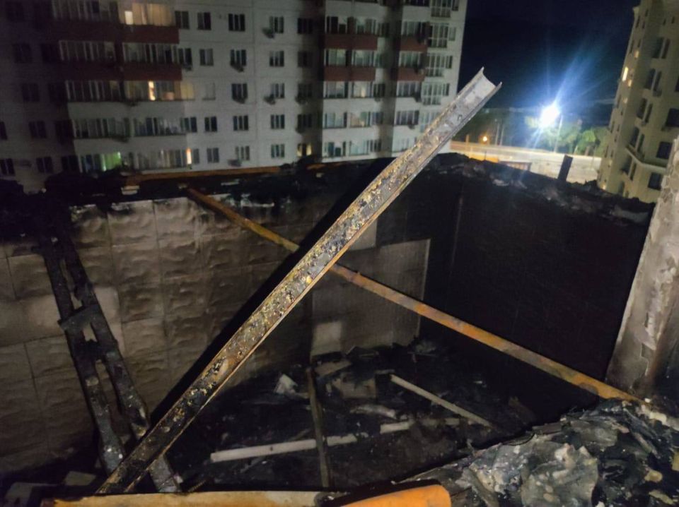 В Симферополе при пожаре в многоэтажке погибла женщина В Симферополе при пожаре в многоэтажке погибла женщина