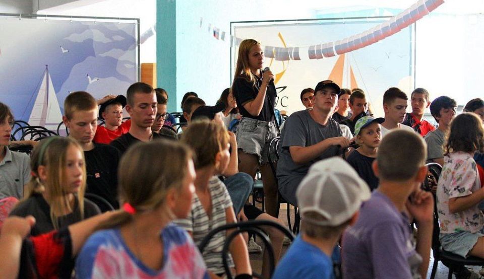 В Крыму проходит детская правовая смена: профилактика правонарушений через диалог и пример героев В Крыму проходит детская правовая смена: профилактика правонарушений через диалог и пример героев