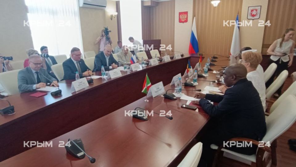 Послы африканских государств впервые посетили Крым и обсудили перспективное сотрудничество Послы африканских государств впервые посетили Крым и обсудили перспективное сотрудничество
