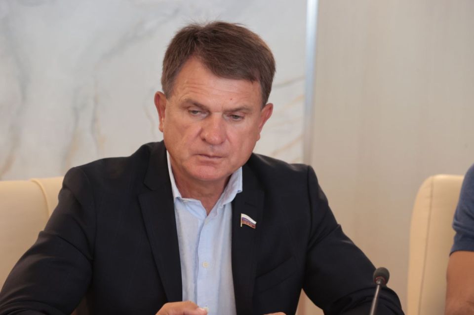 Владимир Константинов: После завершения весенней сессии в Государственной Думе РФ встретились с депутатами, представляющими интересы крымчан в российском парламенте Владимир Константинов: После завершения весенней сессии в Государственной Думе РФ встретились с депутатами, представляющими интересы крымчан в российском парламенте