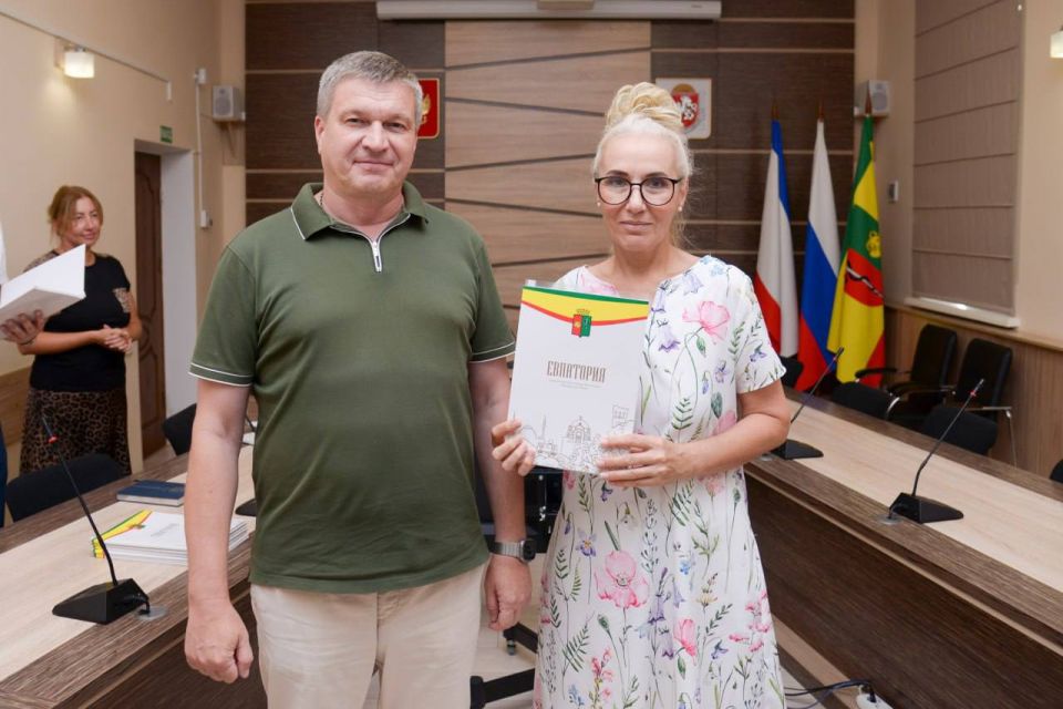Александр Юрьев: Сегодня вручил 18 постановлений на выдачу земельных участков евпаторийцам, относящимся к льготной категории граждан Александр Юрьев: Сегодня вручил 18 постановлений на выдачу земельных участков евпаторийцам, относящимся к льготной категории граждан