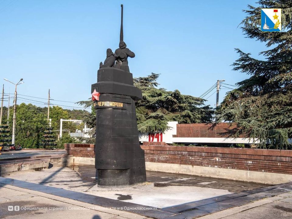 Севастополь и Ямал восстановят памятник подводникам-черноморцам Севастополь и Ямал восстановят памятник подводникам-черноморцам