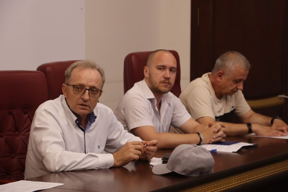 Глава администрации Керчи Олег Каторгин провёл совещание с управляющими компаниями и представителями ГУП РК «Крымэнерго» по вопросу начисления ОДН за энергоснабжение Глава администрации Керчи Олег Каторгин провёл совещание с управляющими компаниями и представителями ГУП РК «Крымэнерго» по вопросу начисления ОДН за энергоснабжение