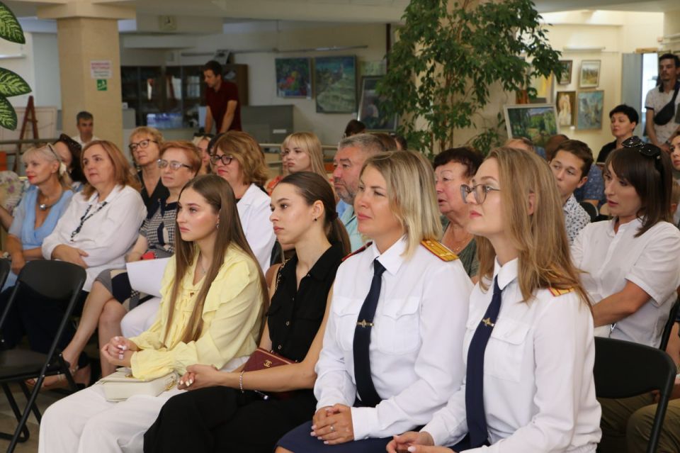 В Симферополе состоялась презентация книги об Александре Федорчаке В Симферополе состоялась презентация книги об Александре Федорчаке
