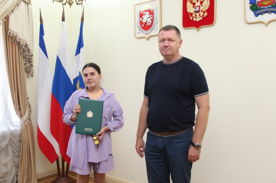 Михаил Афанасьев: Сегодня ключи от 12 квартир получили дети-сироты и дети, оставшиеся без попечения родителей Михаил Афанасьев: Сегодня ключи от 12 квартир получили дети-сироты и дети, оставшиеся без попечения родителей