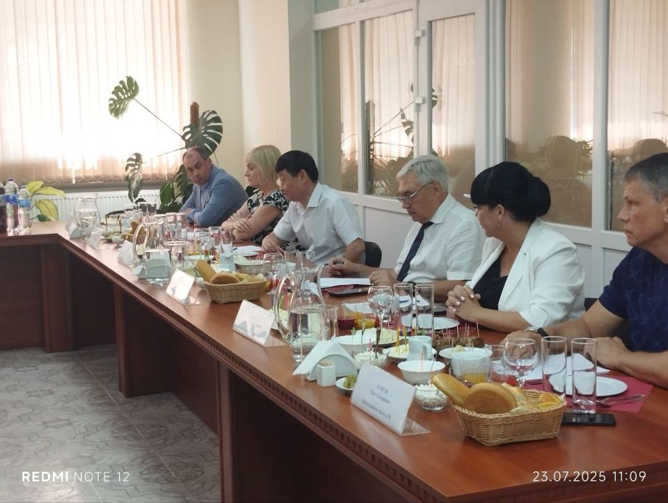 Заместитель министра промышленности и торговли Республики Крым Инесса Федотова приняла участие в заседании комиссии Республики Крым по качеству Всероссийского конкурса Программы «100 лучших товаров России» Заместитель министра промышленности и торговли Республики Крым Инесса Федотова приняла участие в заседании комиссии Республики Крым по качеству Всероссийского конкурса Программы «100 лучших товаров России»