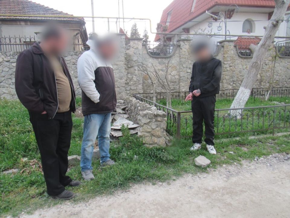 В Феодосии полицейскими завершено расследование уголовного дела в отношении молодого человека по 32 фактам покушений на незаконный сбыт наркотических средств В Феодосии полицейскими завершено расследование уголовного дела в отношении молодого человека по 32 фактам покушений на незаконный сбыт наркотических средств