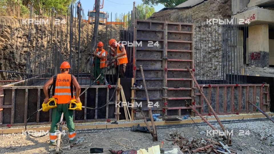 В селе Аромат Бахчисарайского района проводят капремонт моста за 99 млн рублей В селе Аромат Бахчисарайского района проводят капремонт моста за 99 млн рублей
