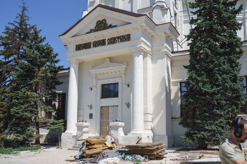 Михаил Развожаев: Сегодня с утра работал вместе с заместителем Министра строительства и жилищно-коммунального хозяйства Российской Федерации Алмазом Шаукатовичем Хусаиновым Михаил Развожаев: Сегодня с утра работал вместе с заместителем Министра строительства и жилищно-коммунального хозяйства Российской Федерации Алмазом Шаукатовичем Хусаиновым