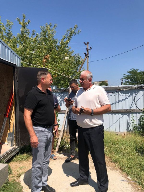 Заместитель председателя Государственного комитета по делам межнациональных отношений Республики Крым Рефат Дердаров с рабочим визитом посетил Ленинский район Заместитель председателя Государственного комитета по делам межнациональных отношений Республики Крым Рефат Дердаров с рабочим визитом посетил Ленинский район