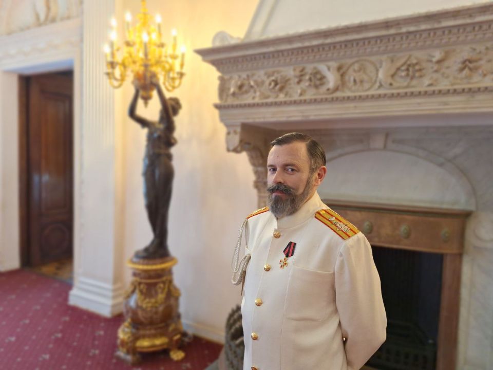 29 июля 2025 года в Ливадийском дворце состоялись съемки эпизодов документально-художественного фильма для масштабного кинопроекта «Герои земли Вятской» 29 июля 2025 года в Ливадийском дворце состоялись съемки эпизодов документально-художественного фильма для масштабного кинопроекта «Герои земли Вятской»