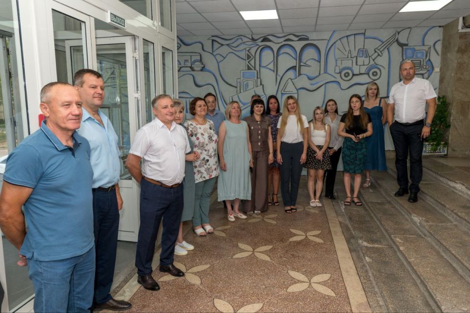 Мы заложили капсулу времени! Мы заложили капсулу времени!