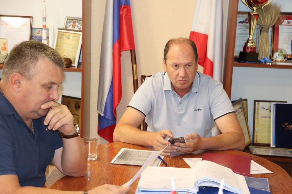 Владислав Хаджиев: Вместе с руководством районного совета встретились с Юрием Александровичем Дейнес (отцом Георгием) и заместителем председателя регионального отделения Всероссийского общественного движения "Отцы России" в... Владислав Хаджиев: Вместе с руководством районного совета встретились с Юрием Александровичем Дейнес (отцом Георгием) и заместителем председателя регионального отделения Всероссийского общественного движения "Отцы России" в...