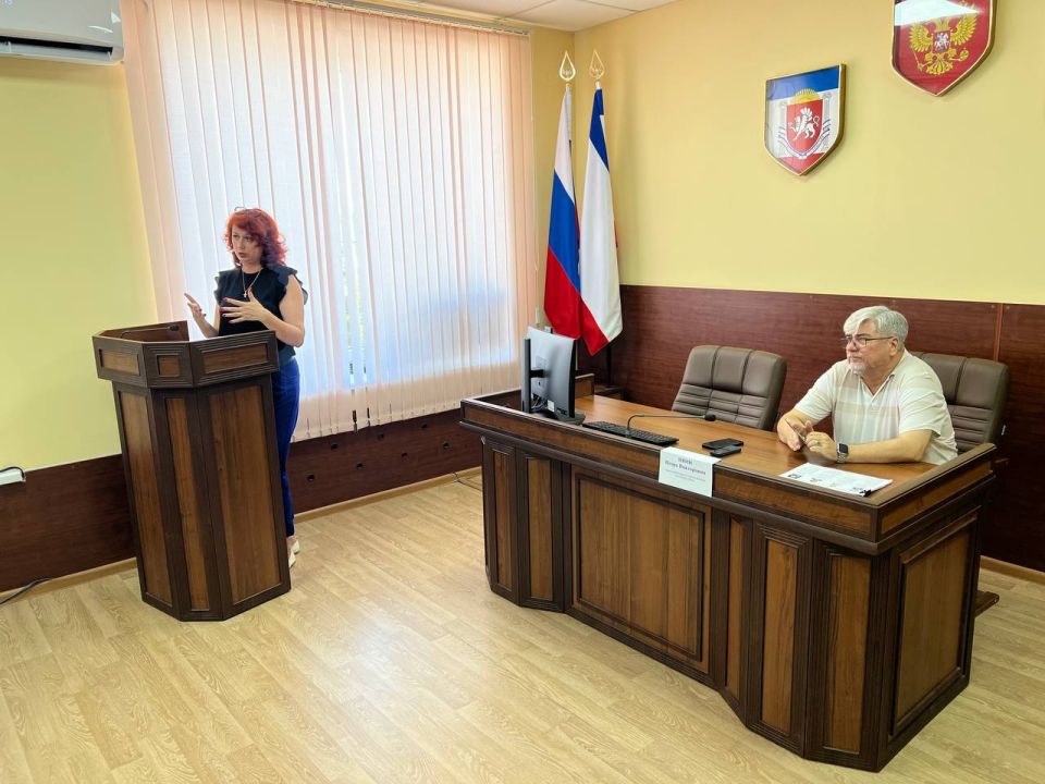 Игорь Ивин: По поручению главы Республики Крым Сергея Валерьевича Аксёнова продолжаем выстраивать коммуникацию между профильными службами и председателями многоквартирных домов Игорь Ивин: По поручению главы Республики Крым Сергея Валерьевича Аксёнова продолжаем выстраивать коммуникацию между профильными службами и председателями многоквартирных домов