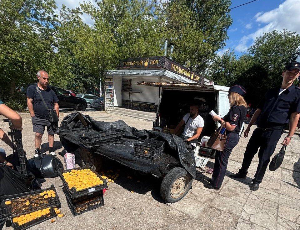 В крымской столице активно ведётся борьба с несанкционированной торговлей! В крымской столице активно ведётся борьба с несанкционированной торговлей!