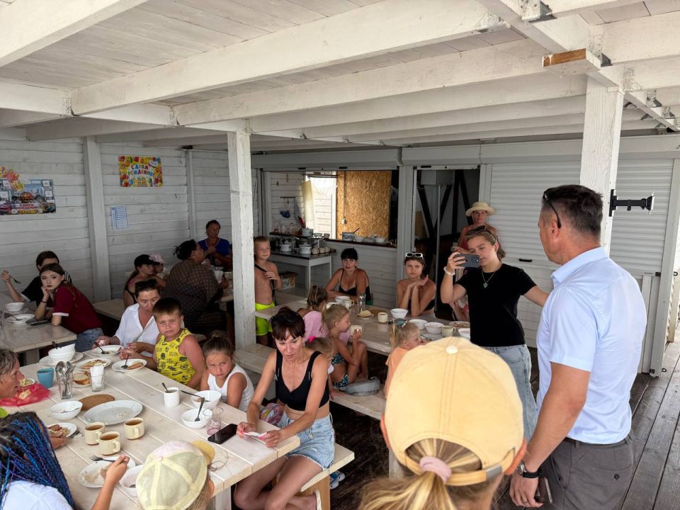 Александр Дудинов: Черноморский район продолжает оказывать поддержку семьям тех, кто сегодня находится на передовой Александр Дудинов: Черноморский район продолжает оказывать поддержку семьям тех, кто сегодня находится на передовой