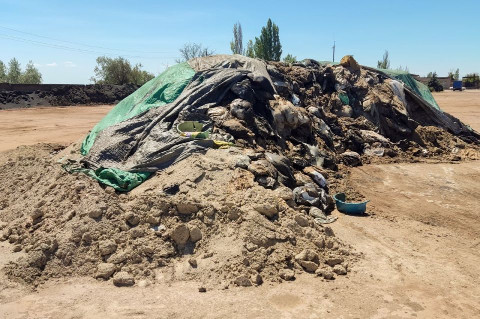 Сергей Аксёнов: 100 тонн отходов, собранных на крымских берегах в рамках ликвидации ЧС, связанной с разливом мазута в Керченском проливе, успешно обезврежены с помощью биопрепарата