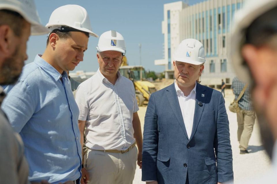 В Севастополе обсудили ключевые вопросы развития региона В Севастополе обсудили ключевые вопросы развития региона