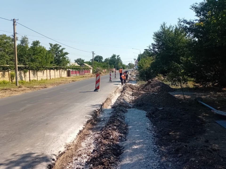 В Черноморском районе дорожники ведут работы по ремонту нескольких участков автомобильных дорог В Черноморском районе дорожники ведут работы по ремонту нескольких участков автомобильных дорог