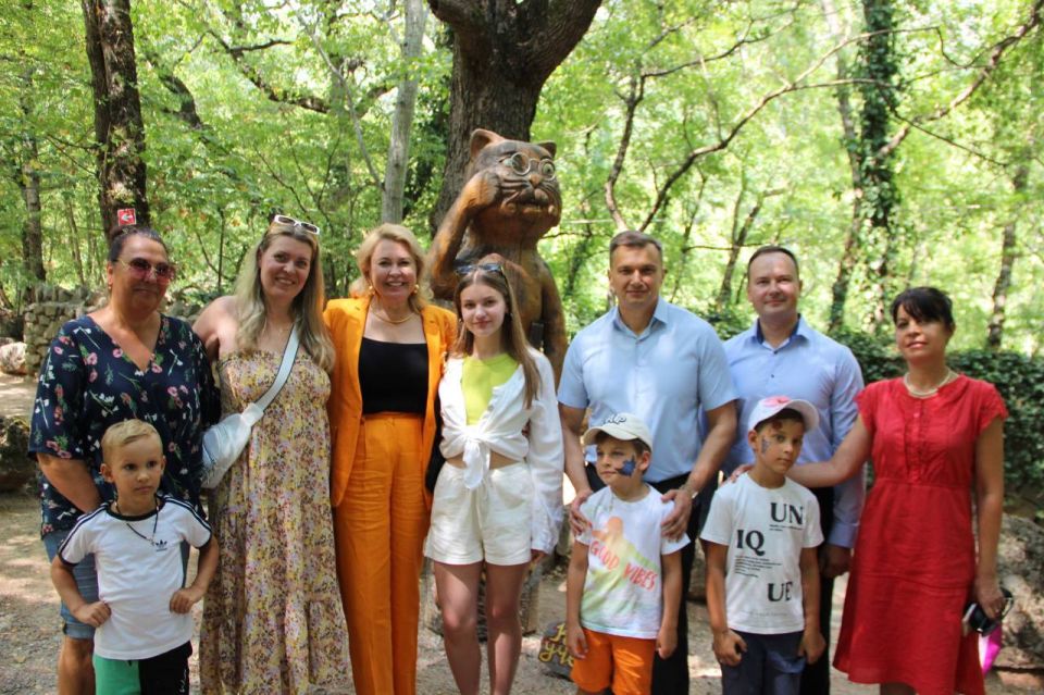 «Поляна сказок» отмечает 55-летие! Музей под открытым небом распахнул свои двери для маленьких посетителей в 1970 году «Поляна сказок» отмечает 55-летие! Музей под открытым небом распахнул свои двери для маленьких посетителей в 1970 году
