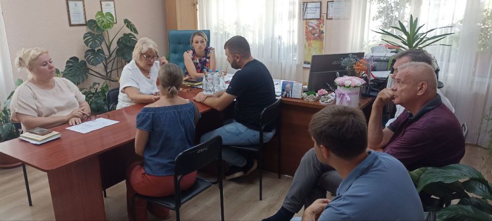 Галина Огнёва: Вчера с рабочим визитом посетила гостеприимное и солнечное село Изобильное, чтобы узнать, что волнует местных жителей Галина Огнёва: Вчера с рабочим визитом посетила гостеприимное и солнечное село Изобильное, чтобы узнать, что волнует местных жителей