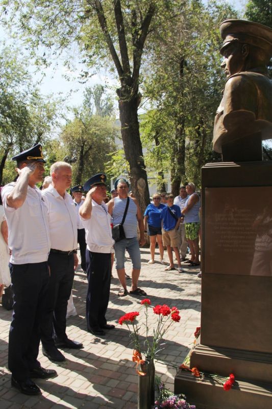 Феодосийцы отметили День Воздушно-десантных войск Феодосийцы отметили День Воздушно-десантных войск