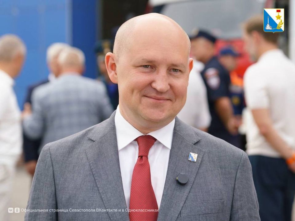 В День 150-летия пожарной охраны Севастополя Михаил Развожаев открыл пожарную часть в Павловке и вручил награды пожарным и спасателям В День 150-летия пожарной охраны Севастополя Михаил Развожаев открыл пожарную часть в Павловке и вручил награды пожарным и спасателям