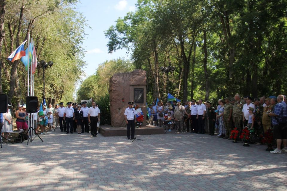 Феодосийцы отметили День Воздушно-десантных войск Феодосийцы отметили День Воздушно-десантных войск