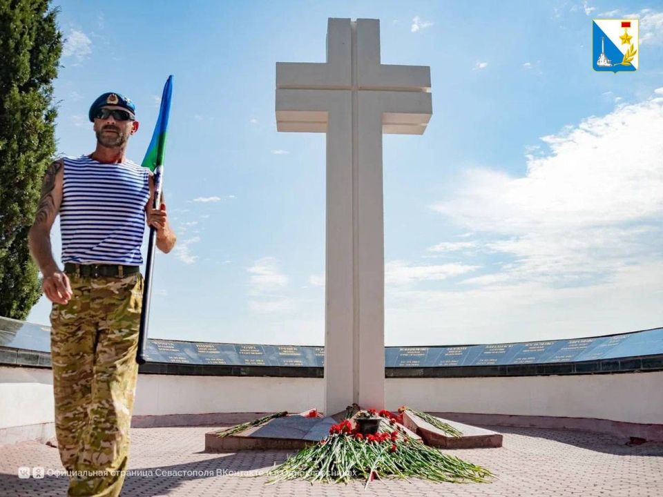 Севастополь отметил 95-ю годовщину основания Воздушно-десантных войск Севастополь отметил 95-ю годовщину основания Воздушно-десантных войск