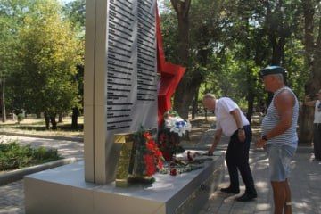 Феодосийцы отметили День Воздушно-десантных войск Феодосийцы отметили День Воздушно-десантных войск
