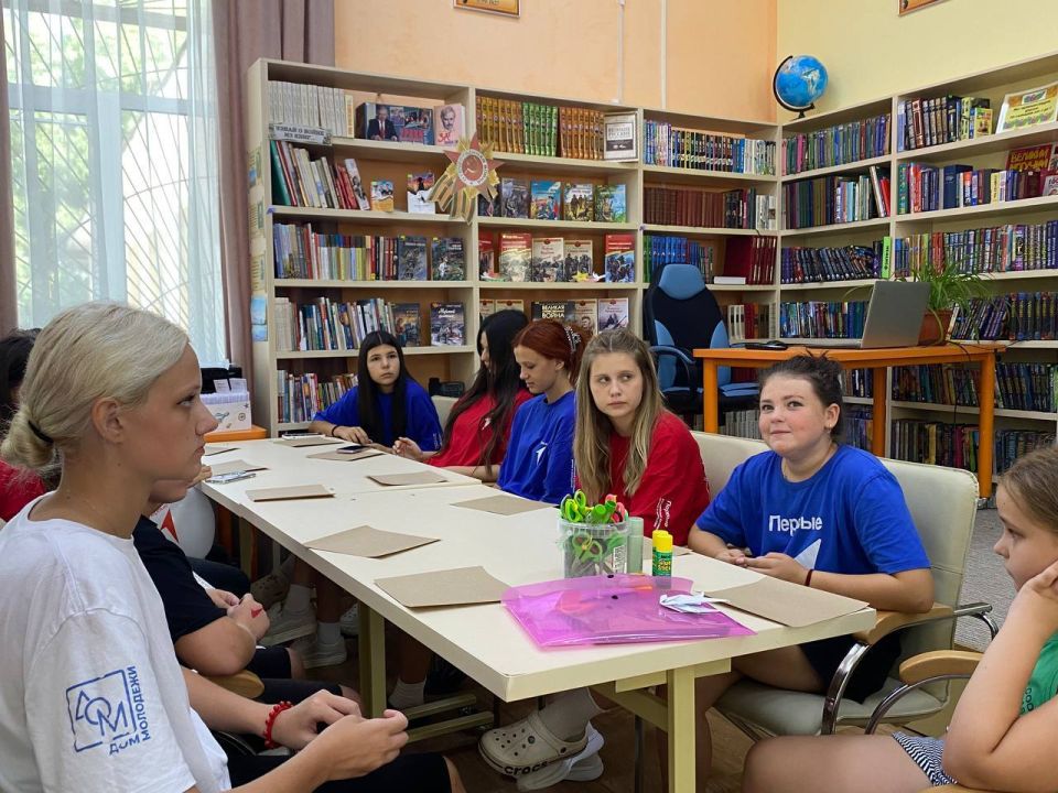 В Черноморском районе прошел форумный марафон по направлению «Образование и знания» В Черноморском районе прошел форумный марафон по направлению «Образование и знания»