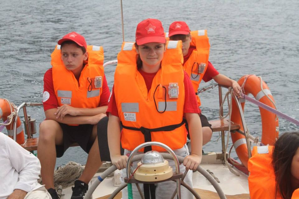 Михаил Развожаев: При поддержке Правительства Севастополя подростки осваивают морское дело Михаил Развожаев: При поддержке Правительства Севастополя подростки осваивают морское дело