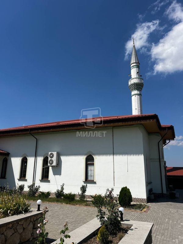 В Бахчисарае при мечети Хан-Чайыр открылся лагерь для детей В Бахчисарае при мечети Хан-Чайыр открылся лагерь для детей