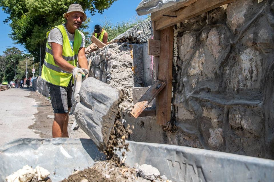 Михаил Развожаев: Реконструкция опасного оползневого участка на Героев Севастополя завершится раньше срока Михаил Развожаев: Реконструкция опасного оползневого участка на Героев Севастополя завершится раньше срока