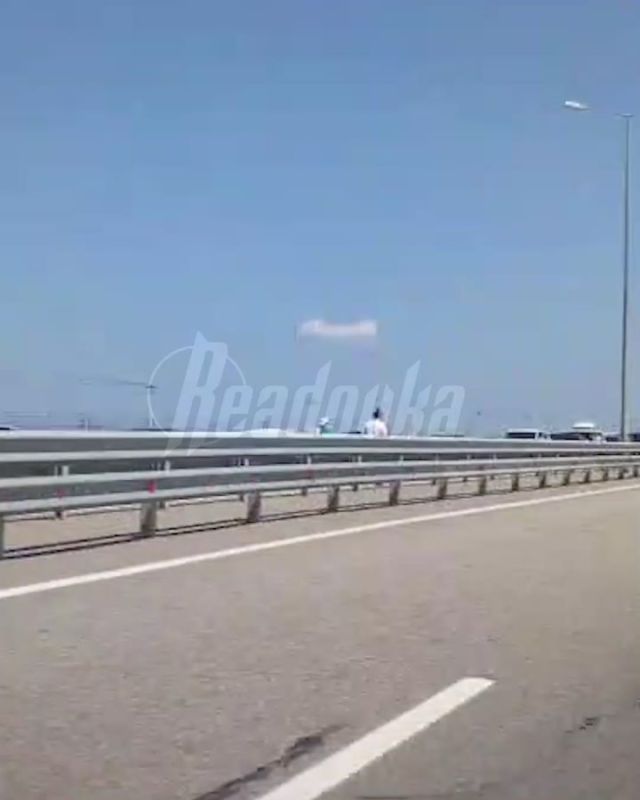 Все поехали в Крым — в очереди на мосту со стороны Тамани собралось почти 3 тыс машин