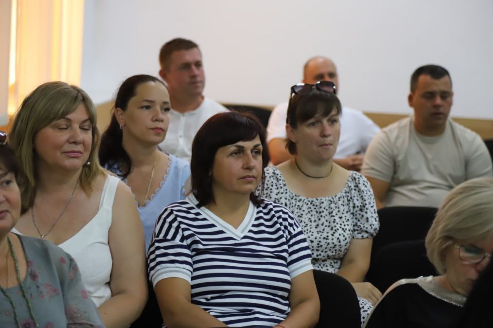 Анжелика Ястребова: В поселения будут переданы автономные дымовые пожарные извещатели (АДПИ) для оснащения комнат квартир и жилых домов, в которых проживают многодетные семьи, семьи, находящиеся в трудной жизненной ситуации... Анжелика Ястребова: В поселения будут переданы автономные дымовые пожарные извещатели (АДПИ) для оснащения комнат квартир и жилых домов, в которых проживают многодетные семьи, семьи, находящиеся в трудной жизненной ситуации...