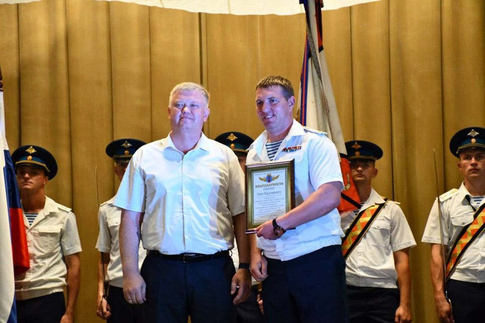 В выходные прошел ряд мероприятий, посвященных Дню Воздушно-десантных войск, в Доме офицеров состоялся торжественный концерт с вручением наград нашим военным В выходные прошел ряд мероприятий, посвященных Дню Воздушно-десантных войск, в Доме офицеров состоялся торжественный концерт с вручением наград нашим военным