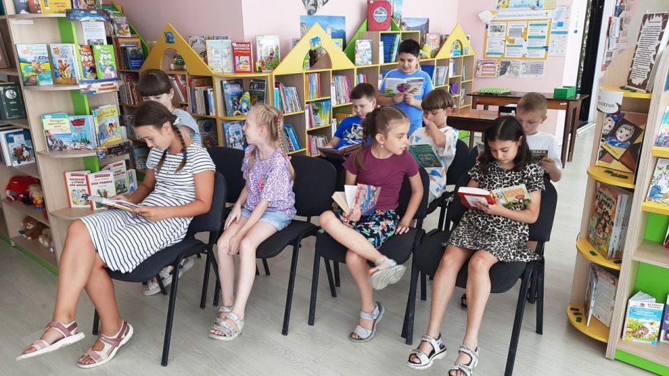 В детской библиотеке-филиале №10 прошёл литературный час «По страницам любимых книг» В детской библиотеке-филиале №10 прошёл литературный час «По страницам любимых книг»