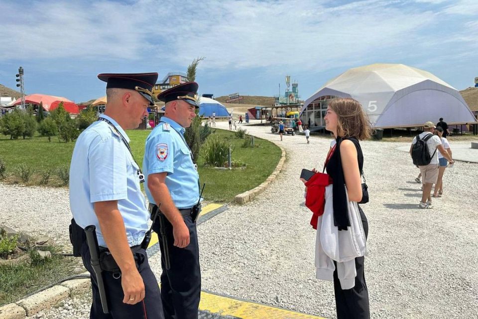 Полиция Республики Крым обеспечила безопасность на фестивале «Таврида.АРТ» Полиция Республики Крым обеспечила безопасность на фестивале «Таврида.АРТ»
