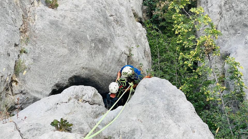 Мужчину спасли со склона Шайтан-Дере в Судаке Мужчину спасли со склона Шайтан-Дере в Судаке
