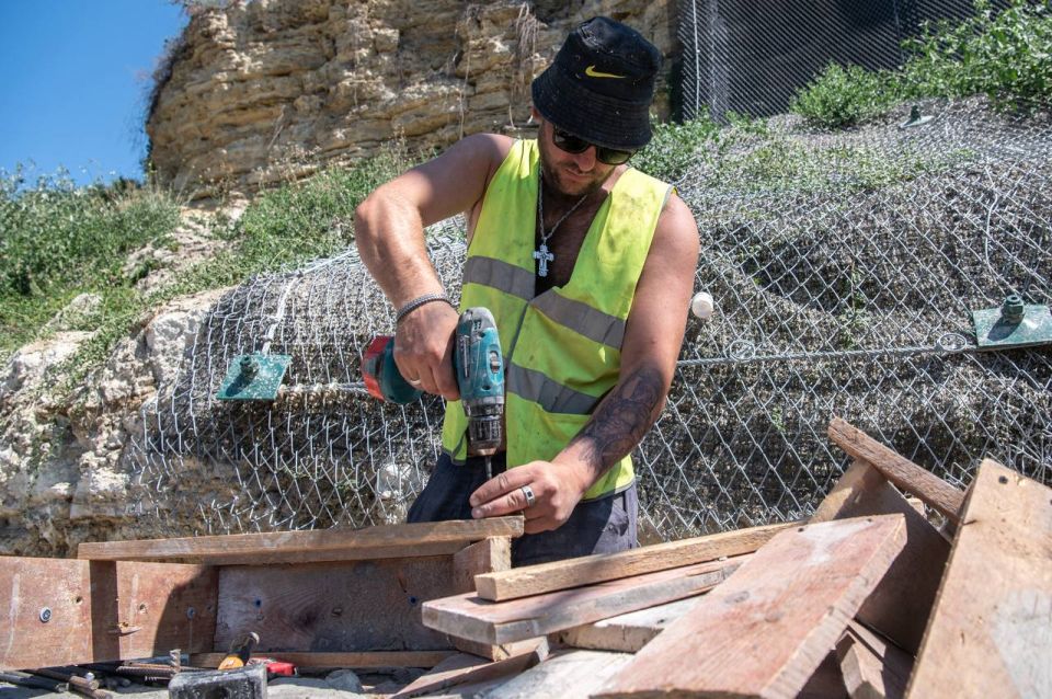 Михаил Развожаев: Реконструкция опасного оползневого участка на Героев Севастополя завершится раньше срока Михаил Развожаев: Реконструкция опасного оползневого участка на Героев Севастополя завершится раньше срока