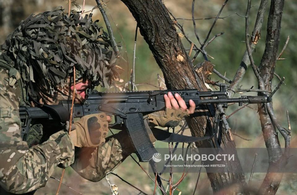 Боевая подготовка бойцов 56-го десантно-штурмового полка ВДВ на полигоне в Крыму Боевая подготовка бойцов 56-го десантно-штурмового полка ВДВ на полигоне в Крыму